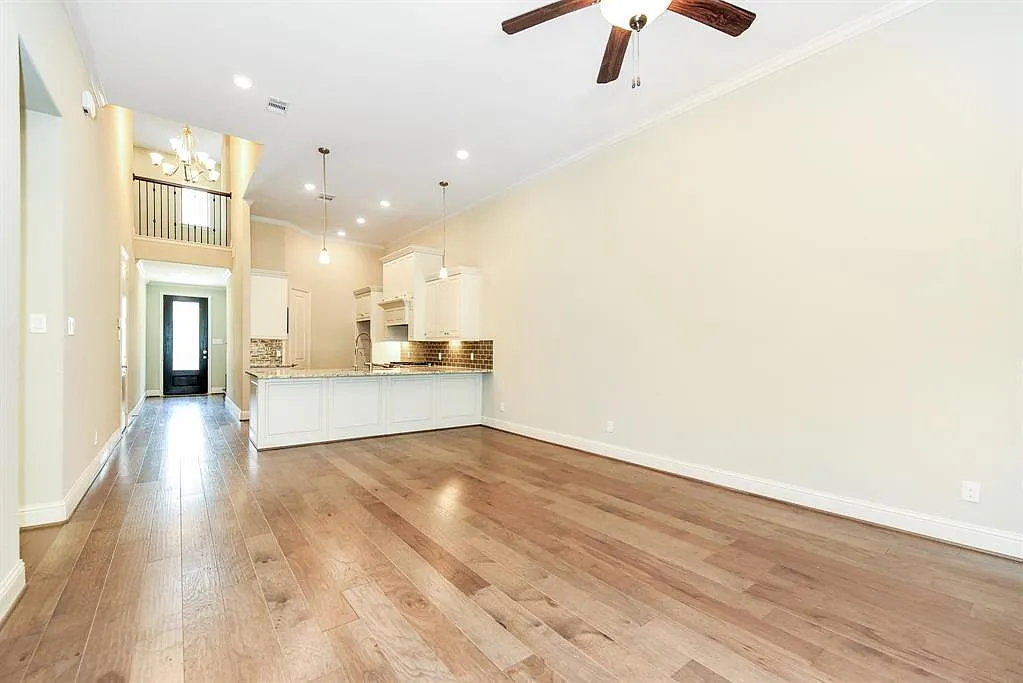 4 bed, 3.0 bath, 2089 sqft, $2,595 — Photo 3