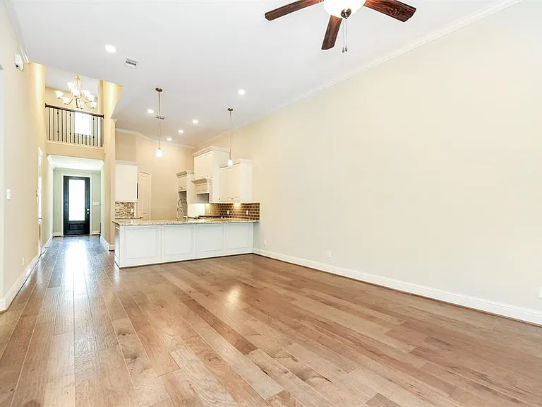 137 Skybranch Dr — Photo 3
