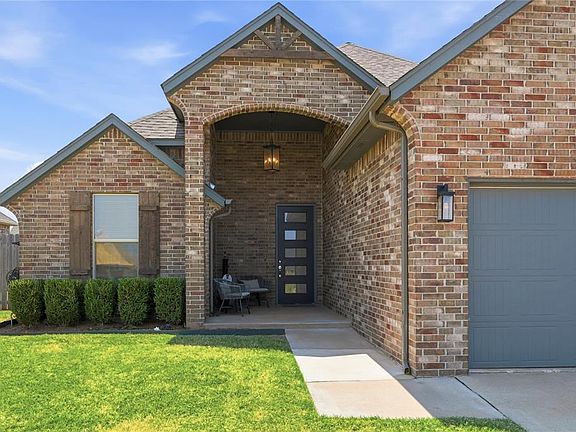 3rd image of 9308 SW 40th St