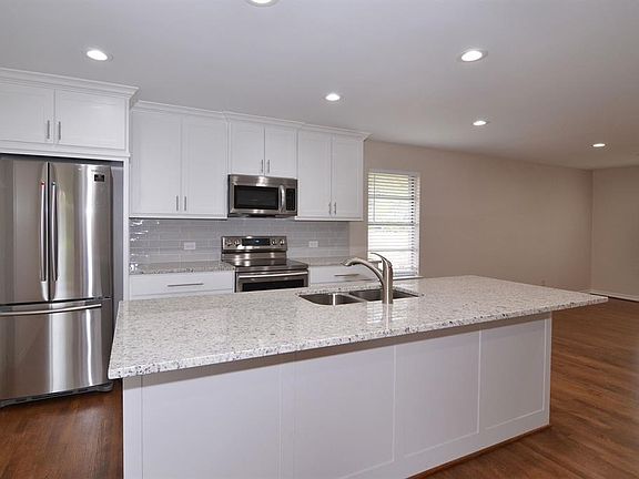 5th image of 10506 Longmeadow Dr
