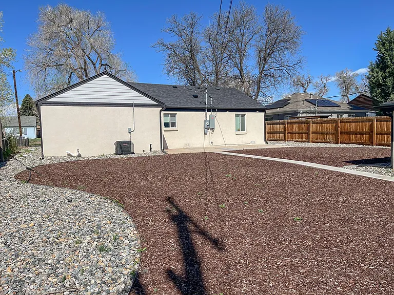 3240 Dexter St — Photo 20