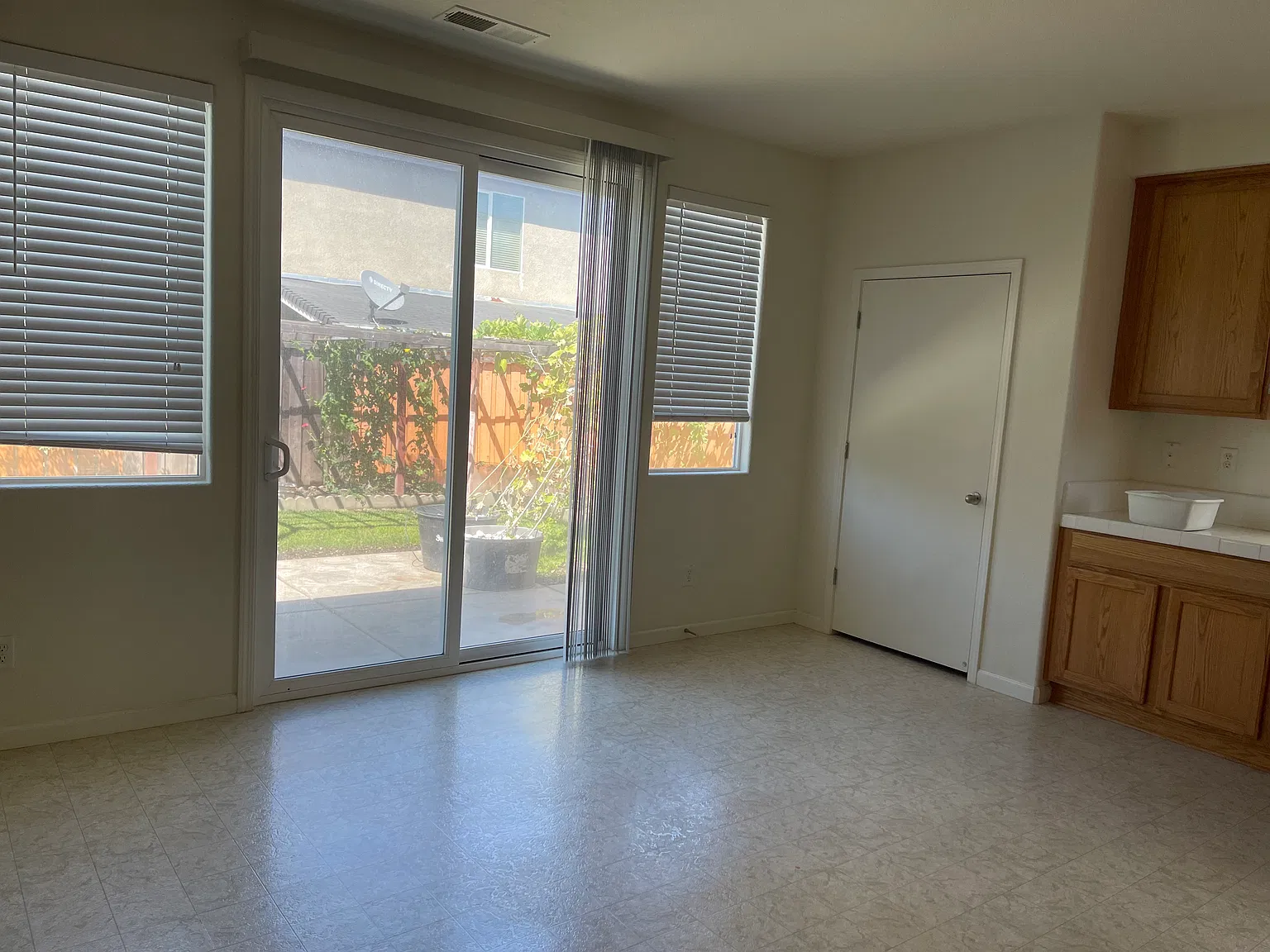 3 bed, 1714 sqft, $2,600 — Photo 3