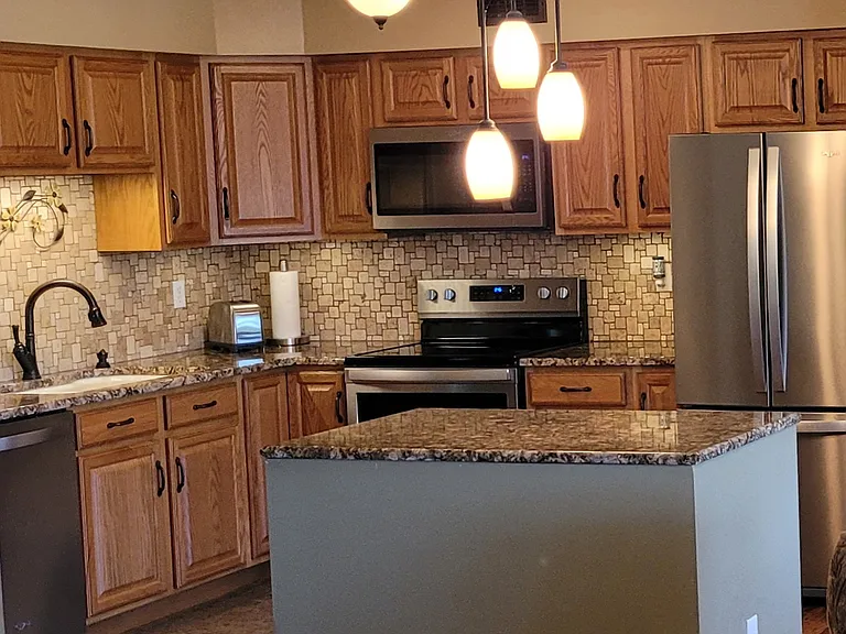 711 N Stackman Dr #D — Photo 3