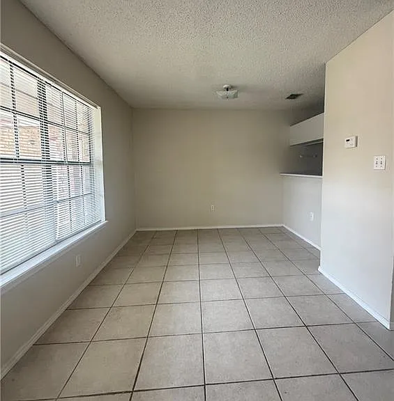 118-120 Gastel Cir #12 — Photo 3
