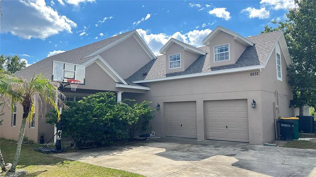 4 bed, 3.0 bath, 2412 sqft, $2,599 — Photo 1