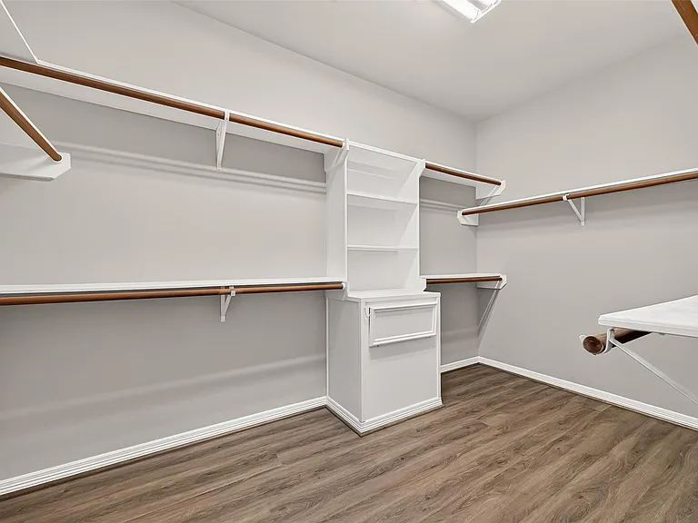 14303 Reissen Ln — Photo 33