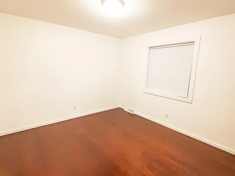 480 Zahn Dr #2 — Photo 11