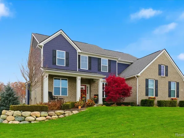 283 Westbrooke Dr, Oakland, MI 48363