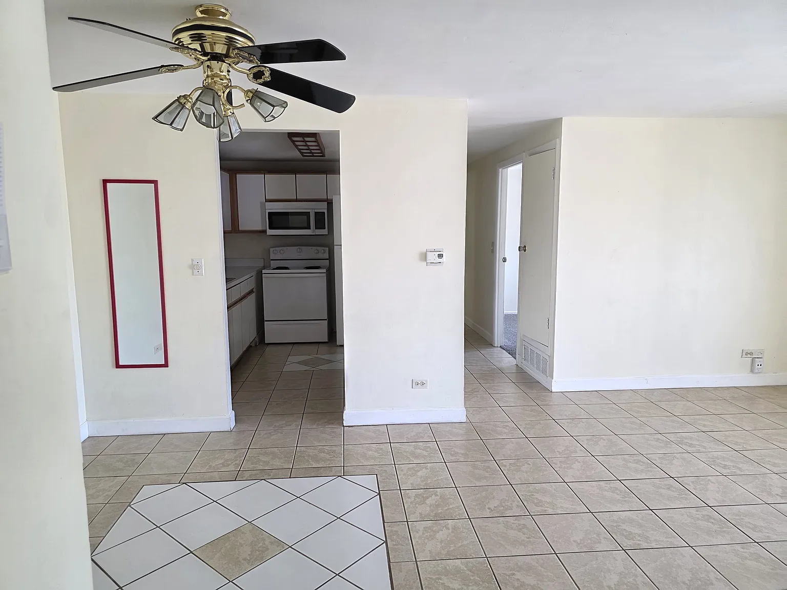 2 bed, 1000 sqft, $1,800 — Photo 2