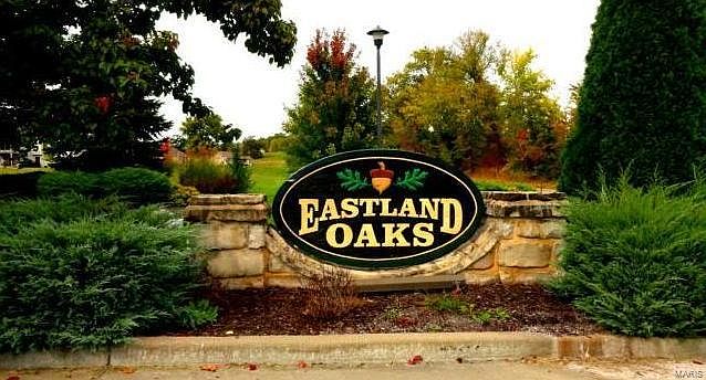 1st image of 83 Eastland Oaks Dr