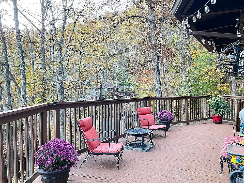 643 Lakeview Vlg, Prestonsburg, KY 41653 Zillow