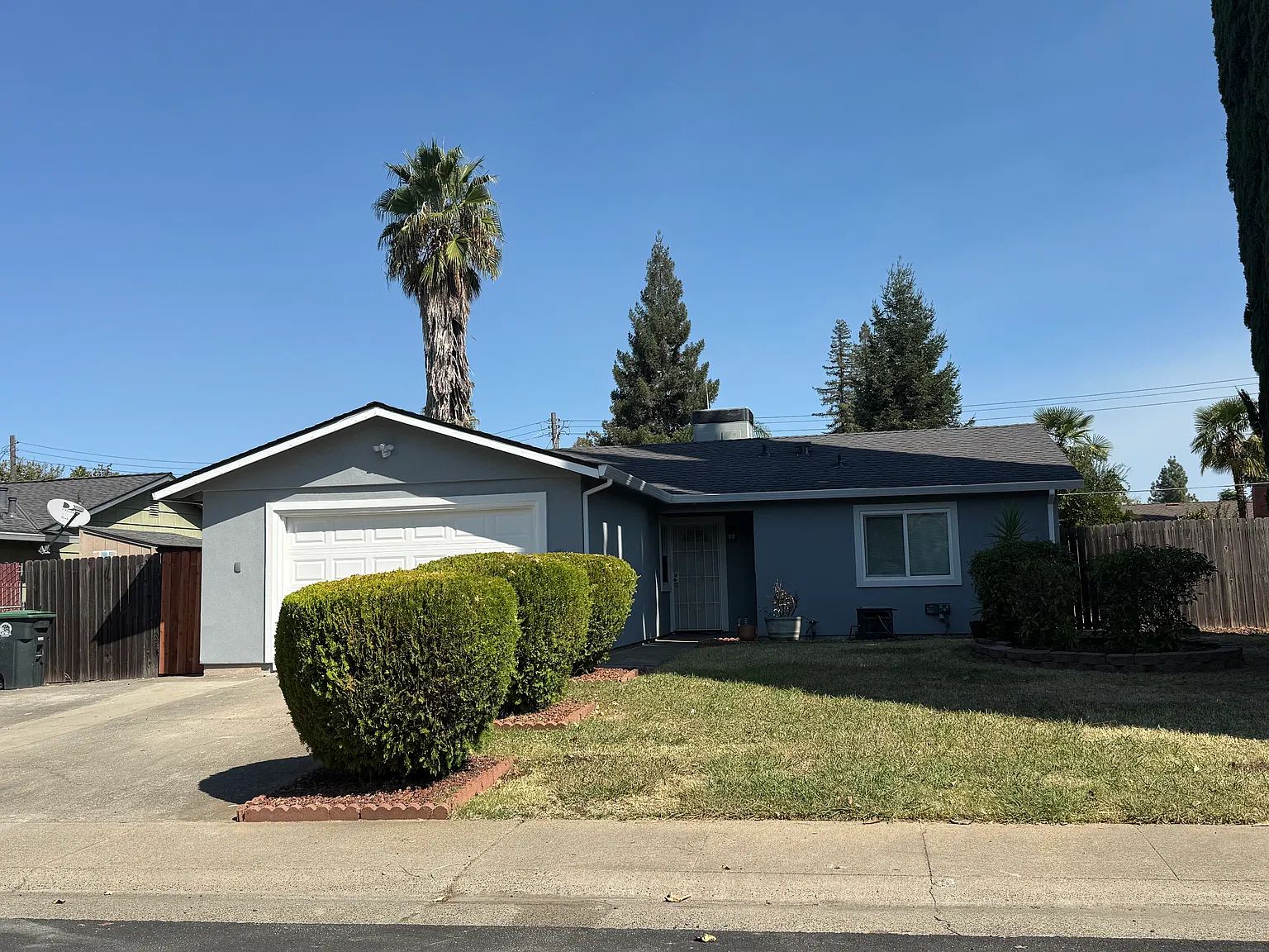 3 bed, 1013 sqft, $2,350 — Photo 1