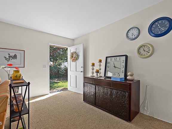 4th image of 1363-1365 N Grand Oaks Ave