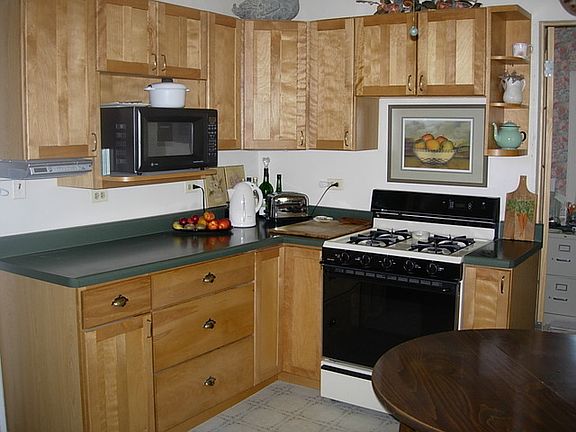 5th image of 1937 Wesley Ave