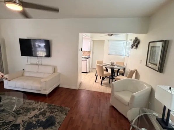 1327 W 219th St, Torrance, CA 90501