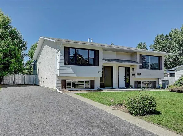 7306 E 99th St, Grande Prairie, AB T8V 4Y2