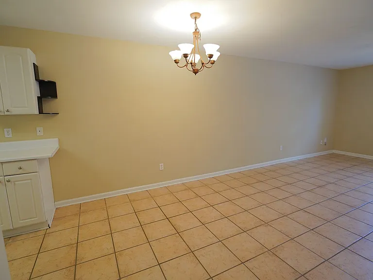 847 W Georgia St — Photo 4