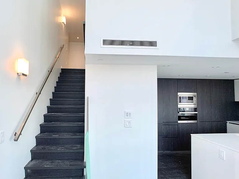 1111 Richards St — Photo 14
