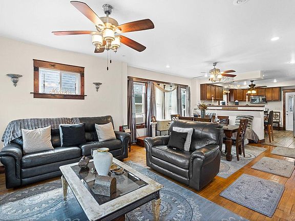 3rd image of 2615 N Holton St #2617