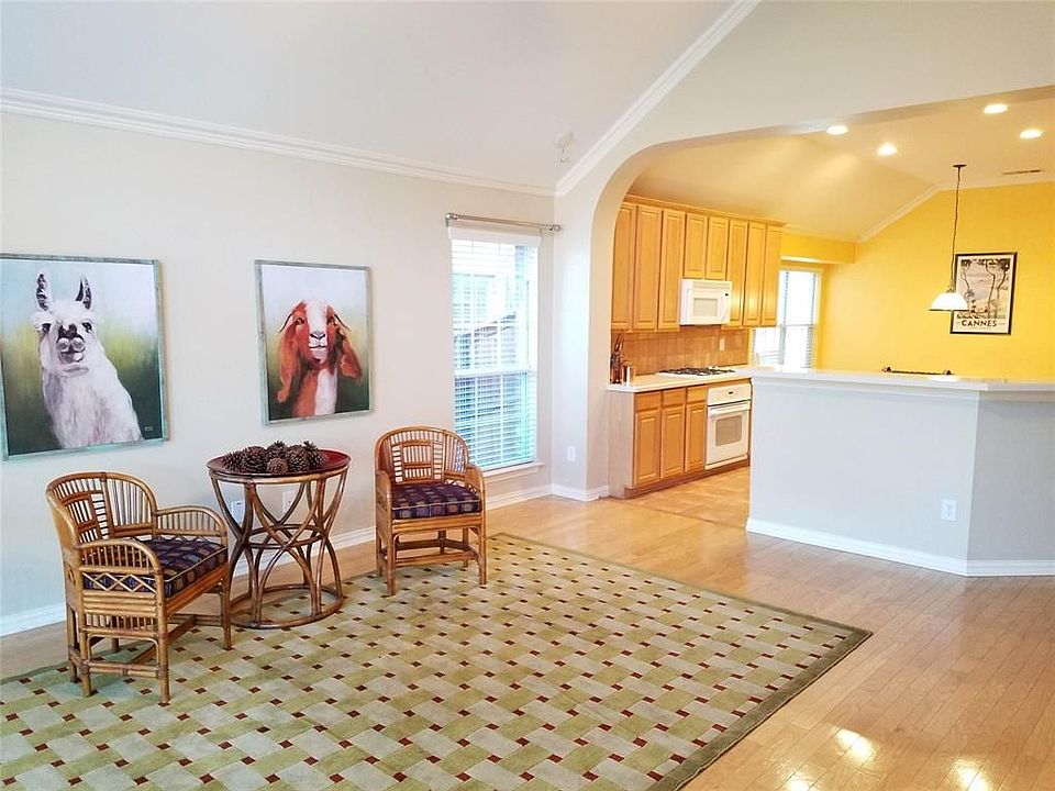 1st image of 921 Noble Ave