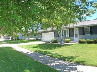 1910 N Wright Rd, Janesville, WI 53546