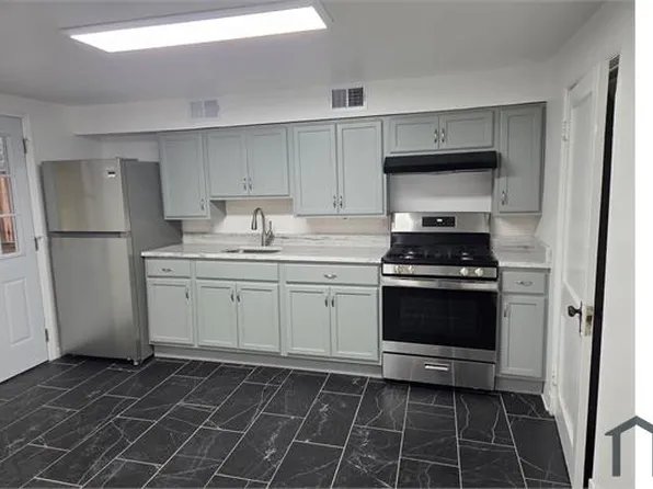 1931 Victory Dr, Baltimore, MD 21227