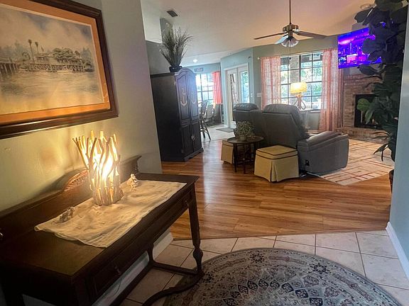 5th image of 3231 Brentwood Ln