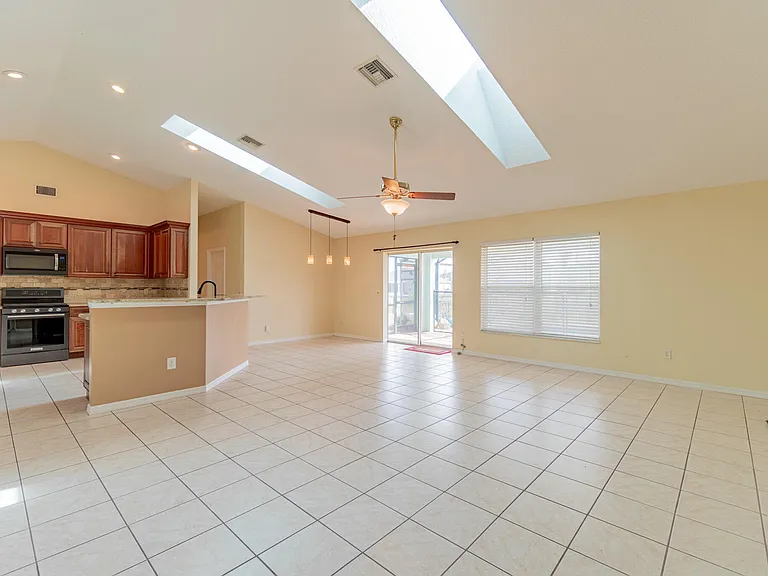 5593 NW Wesley Rd — Photo 18
