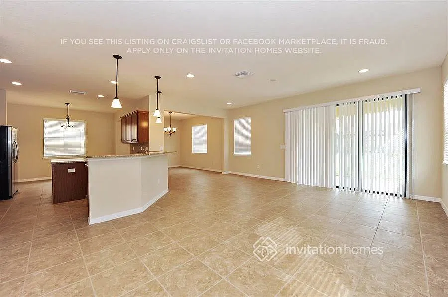 8139 36th St E Sarasota, FL 34243 — Photo 2