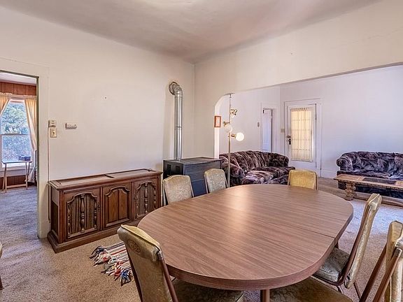5th image of 1005 E 4th St