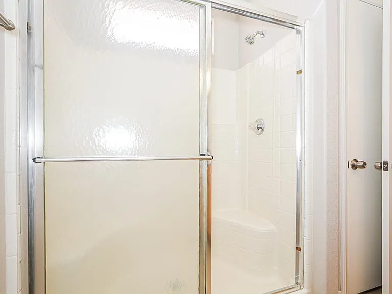 504 Stonehurst Dr — Photo 12