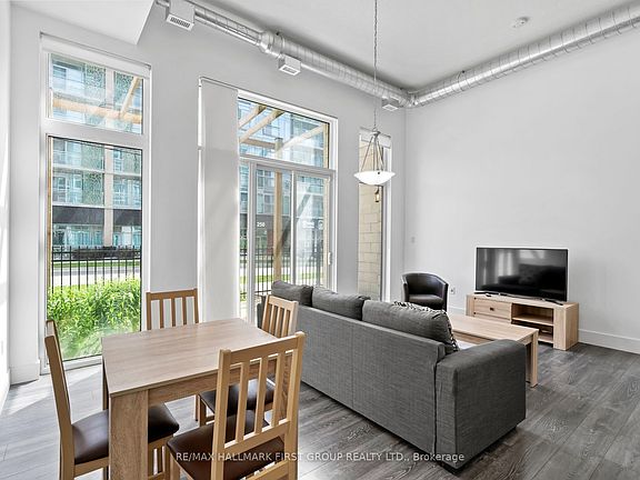 5th image of 253 Albert St #5