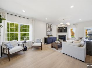 6 Melbourne Dr, Oakland, NJ