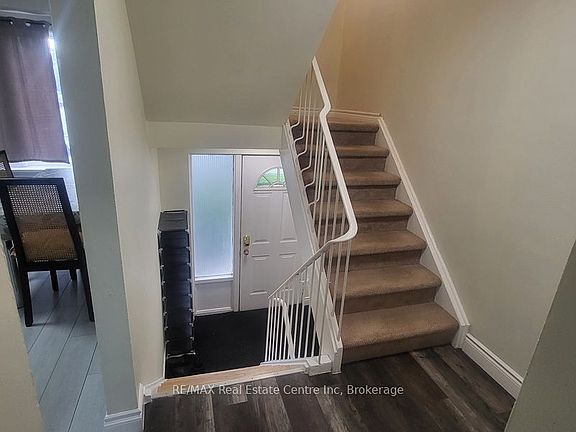 3rd image of 137 Dovercliffe Rd