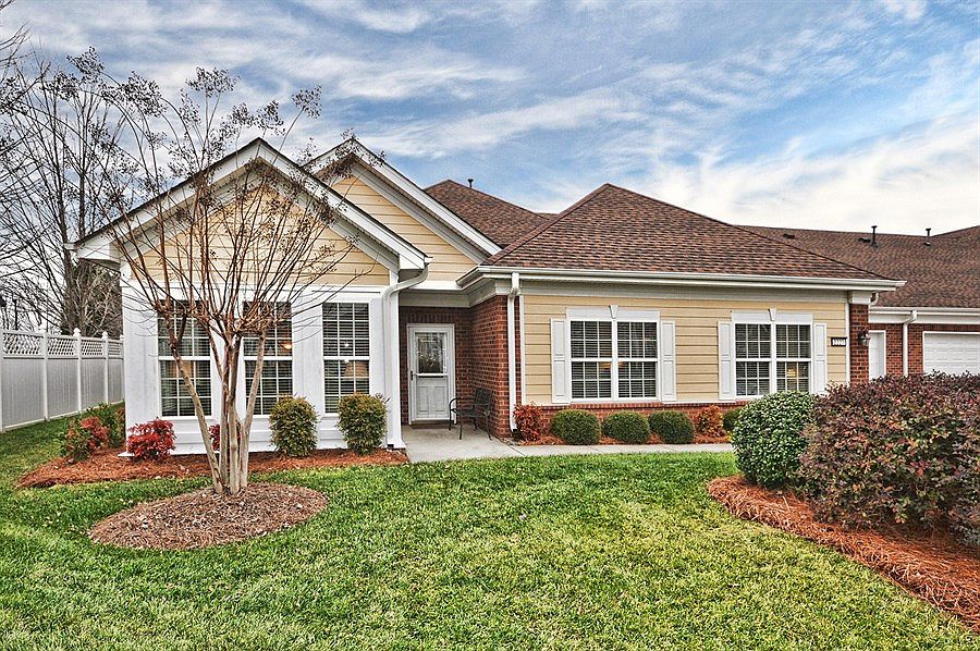 1st image of 2219 N Castle Ct