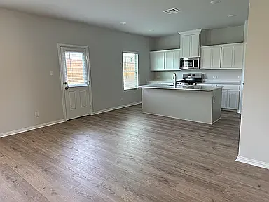 512 Meadow Run Dr — Photo 3