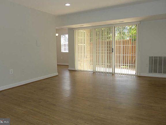 3rd image of 1914 Wilson Ln APT T3