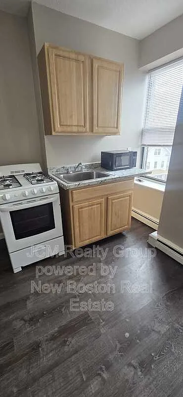Studio, 1.0 bath, 200 sqft, $1,100 — Photo 1