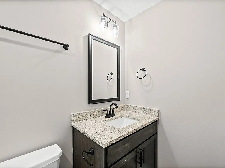 528 Poston St — Photo 17