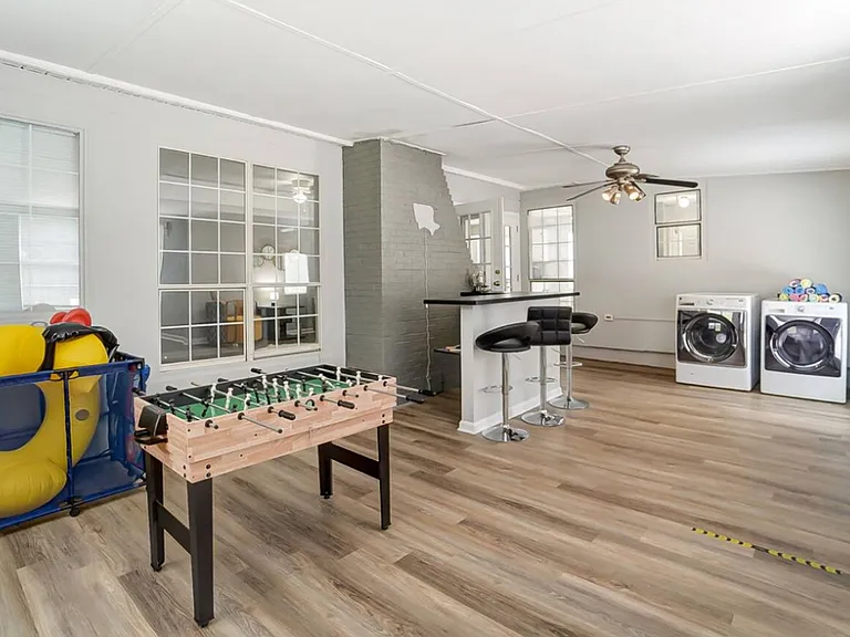 9501 Pondside Ln — Photo 28