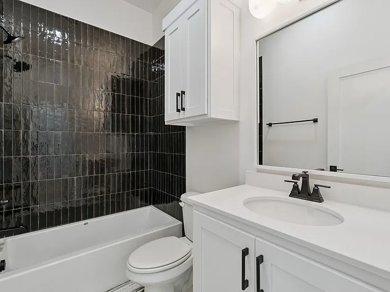 18821 Selah Way — Photo 33