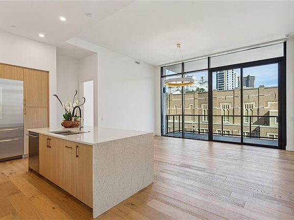4th image of 2425 Peachtree Rd NE #403