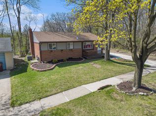 2281 Pontiac Trl, Ann Arbor, MI 48105