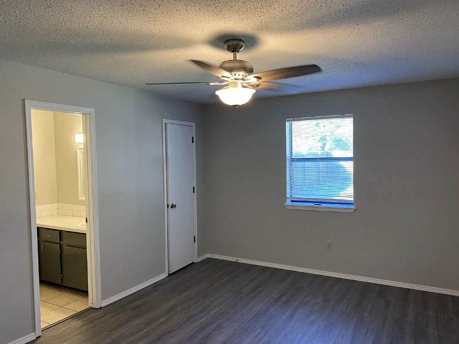 2 bed, 2.0 bath, 1224 sqft, $1,295 — Photo 3