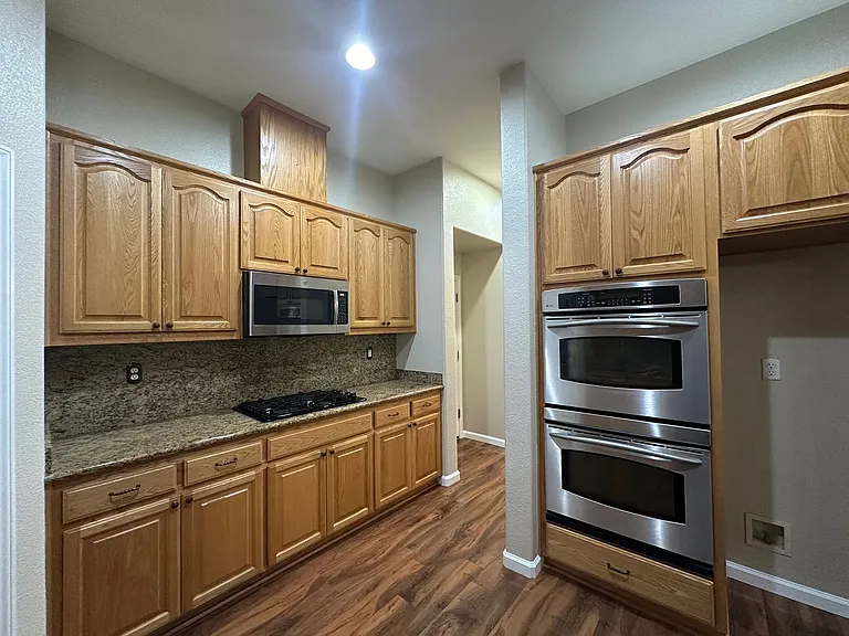 416 Farinelli Pkwy — Photo 6