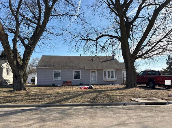1265 5th St, Jesup, IA 50648