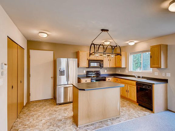 4th image of 9430 187th Street Ct E