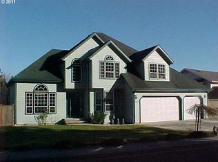 2711 Alder Ridge Dr, North Bend, OR 97459