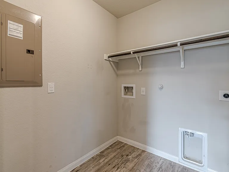229 Holland Park — Photo 11