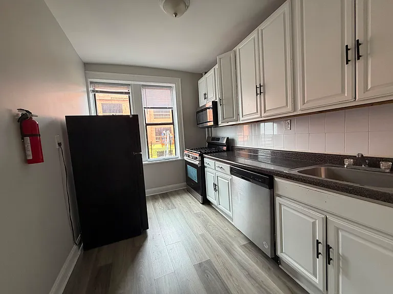 5307 Palisade Ave #54E — Photo 2